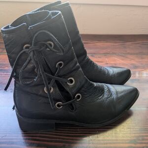 Matisse Black Leather Lace-Up Ankle Boots Pointed Toe Size 8.5